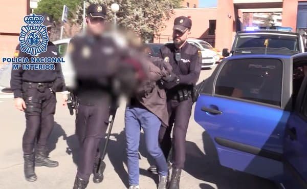 ŞOK: 28 yaşlı oğlan anasını öldürdü, qalıqlarını itə verdi - FOTO\VİDEO