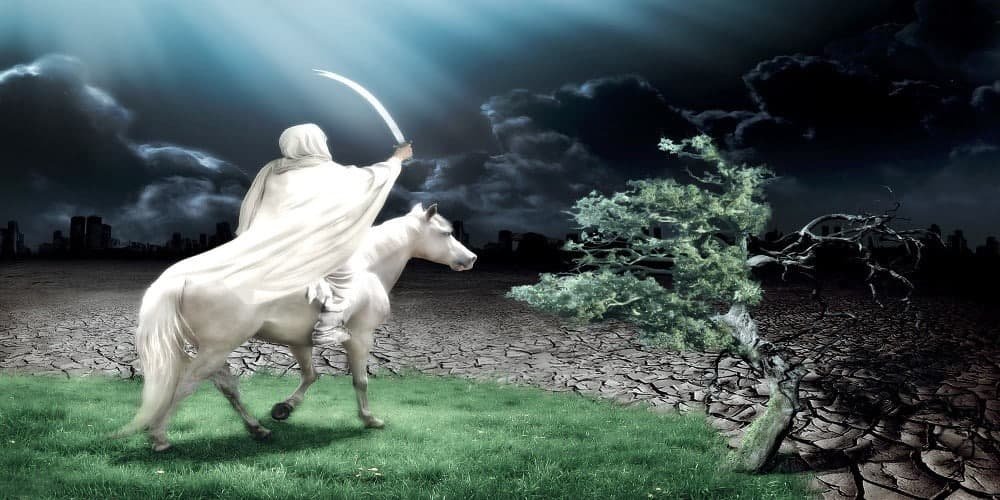 At belində əlində qılınc küçəyə çıxdı - “imam Mehdiyəm” dedi - VİDEO