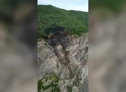 Kamçatkada An-26 təyyarəsinin qəza yerindən ilk GÖRÜNTÜLƏR 