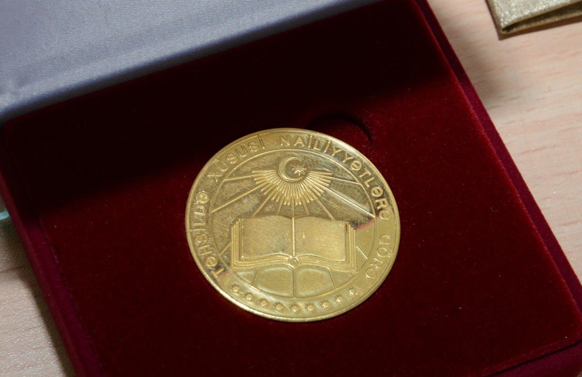 Bakı məktəblərinin 21 məzunu qızıl medal aldı - SİYAHI