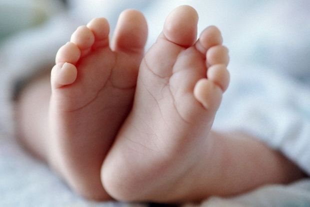 Sumqayıtda ana altı aylıq körpəsindən imtina etdi - FOTO