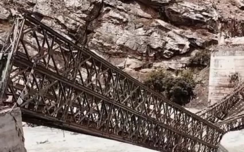 Hindistanda körpü uçdu: 9 nəfər öldü