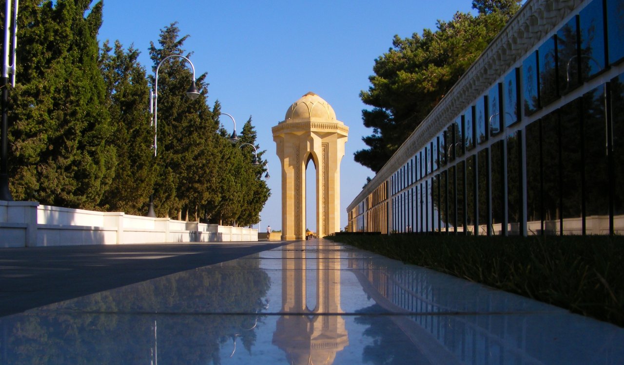 Şəhidlər Xiyabanında naməlum qəbirlər açılır - SƏBƏB Şəhidlər Xiyabanında naməlum qəbirlər açılır - SƏBƏB
