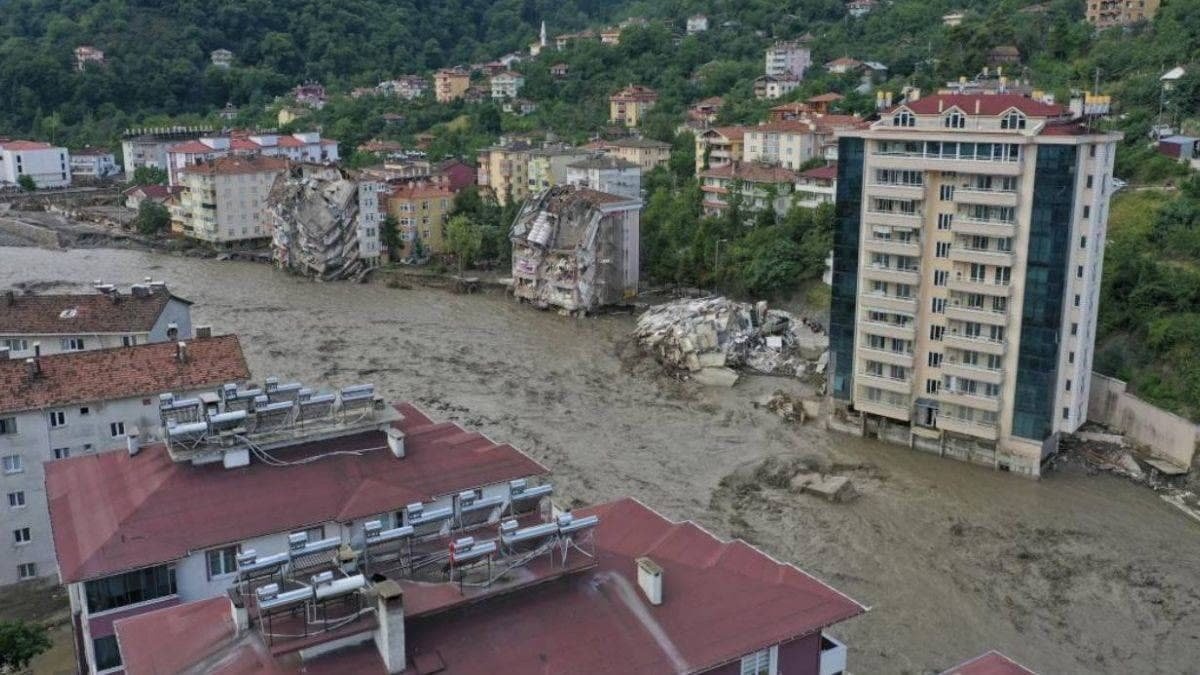 Türkiyədə sel qurbanlarının sayı 78-ə çatdı Türkiyədə sel qurbanlarının sayı 78-ə çatdı