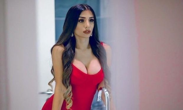 Rəna kimin maşınının qabağında oynadı? – ŞOK VİDEO