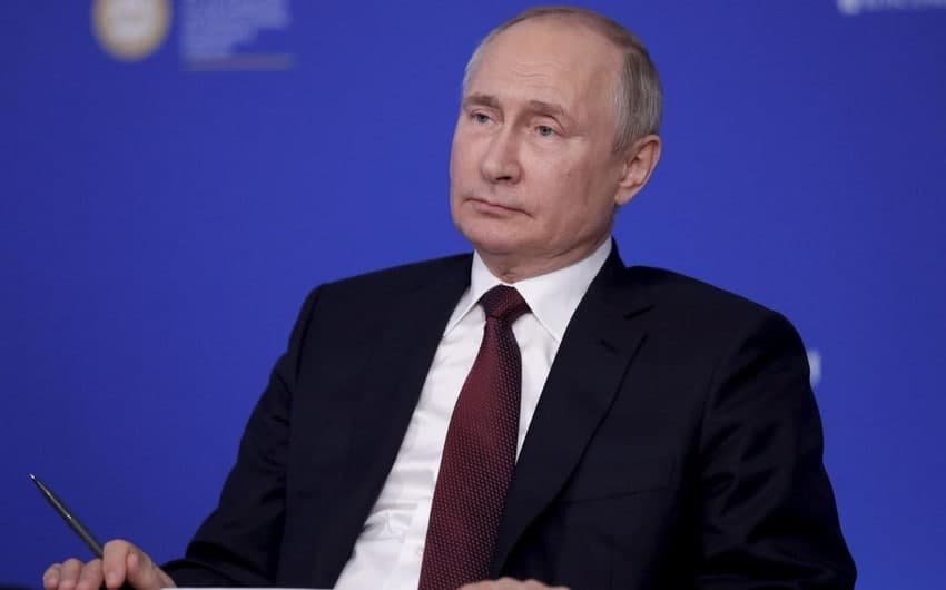 Vladimir Putinin etirafı: “Mobil telefonum yoxdur” – VİDEO