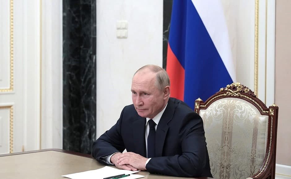 Putin özünü təcrid etdi