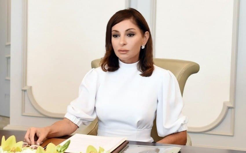 Mehriban Əliyeva Milli Musiqi Günündən yazdı - FOTO