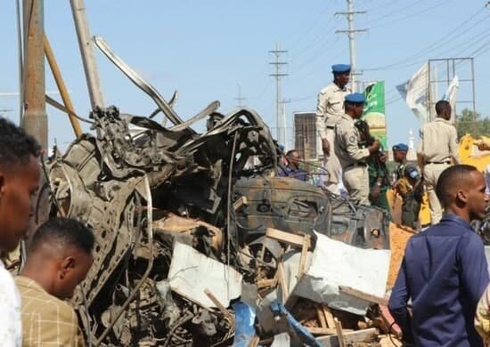 Somalidə terrorçular hava limanını dağıtdılar Somalidə terrorçular hava limanını dağıtdılar