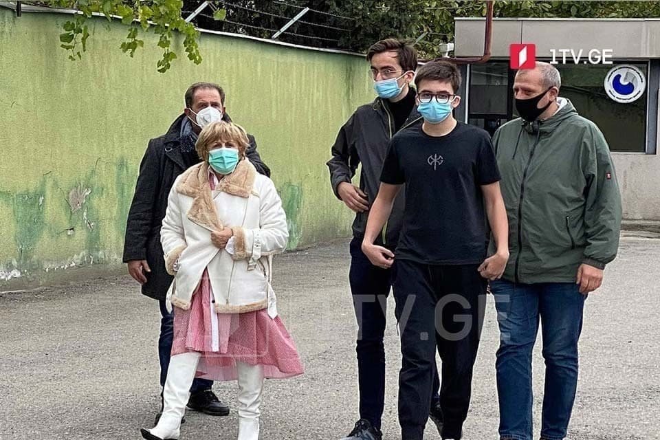 Saakaşvilinin anası oğlundan şikayət etdi: “Çoxdandır mənə qulaq asmır”