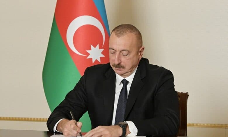 Azərbaycanda əməkhaqları, pensiyalar və təqaüdlər artırılır - SƏRƏNCAM Azərbaycanda əməkhaqları, pensiyalar və təqaüdlər artırılır - SƏRƏNCAM