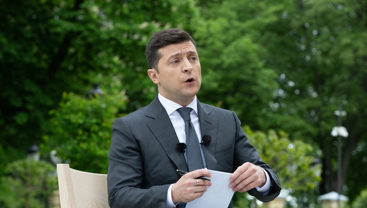 Zelenski ofşor şirkətlərinin olduğunu etiraf etdi Zelenski ofşor şirkətlərinin olduğunu etiraf etdi