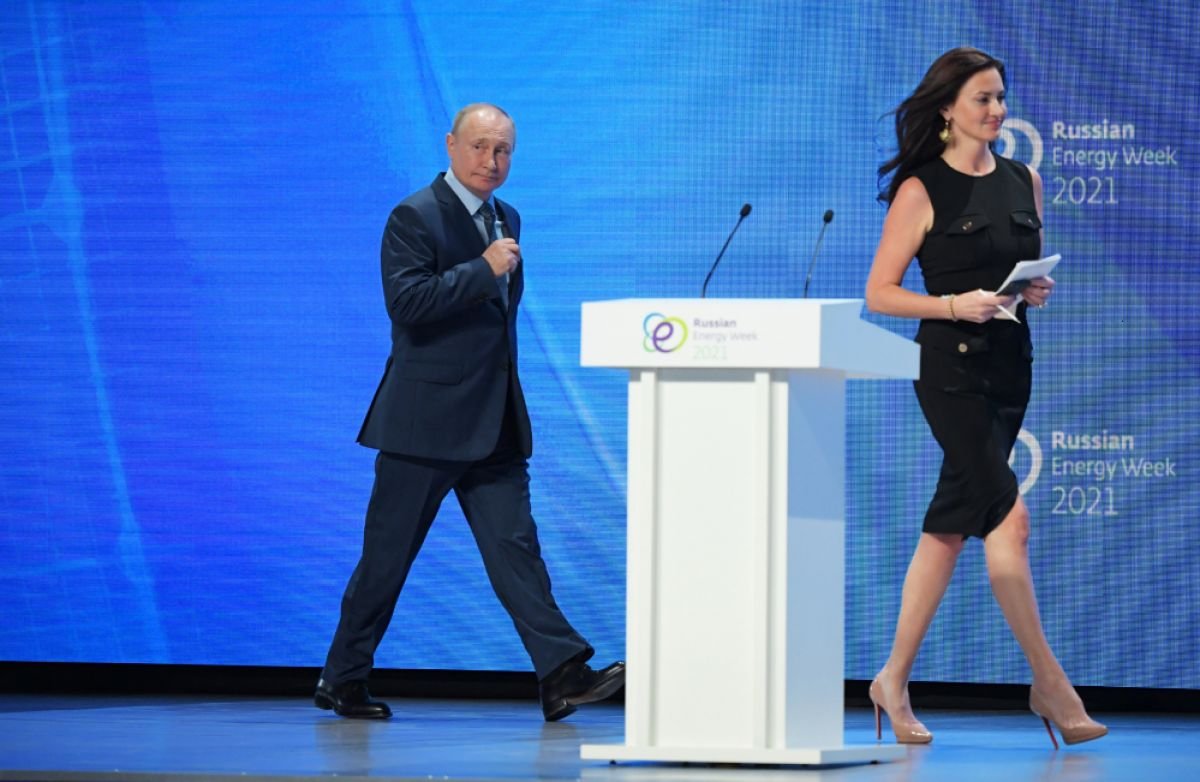Putinin heyran olduğu aparıcıdan maraqlı PAYLAŞIM - VİDEO