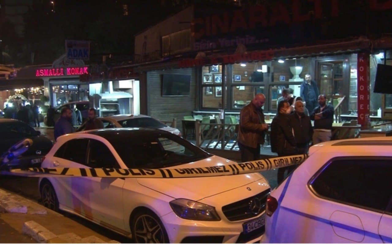 Türkiyədə restorana silahlı hücum, yaralılar var - VİDEO