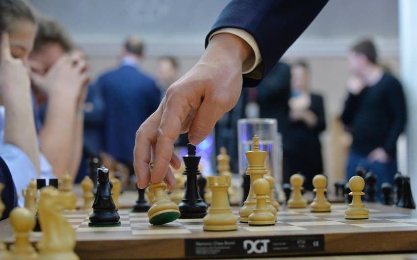 Şahmatçılarımızdan beşinci turda 1 qələbə, 3 məğlubiyyət Şahmatçılarımızdan beşinci turda 1 qələbə, 3 məğlubiyyət