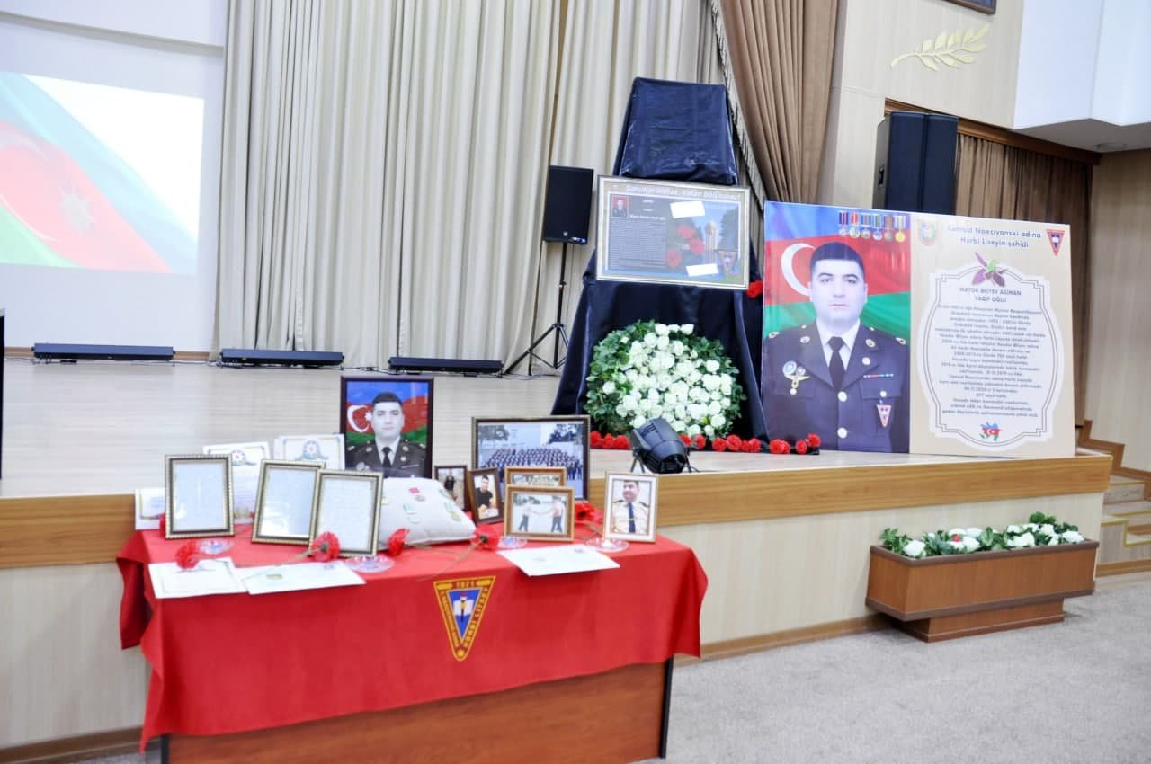 Hərbi Liseydə şəhid mayorun xatirəsi yad edildi - FOTO Hərbi Liseydə şəhid mayorun xatirəsi yad edildi - FOTO