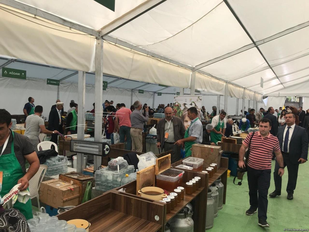 Bal yarmarkasında 100 tondan artıq məhsul satılıb
