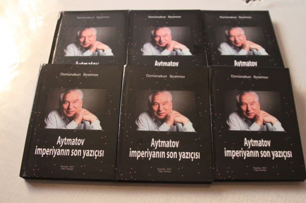 “Aytmatov-İmperiyanın son yazıçısı” kitabı Azərbaycan dilində çap olundu