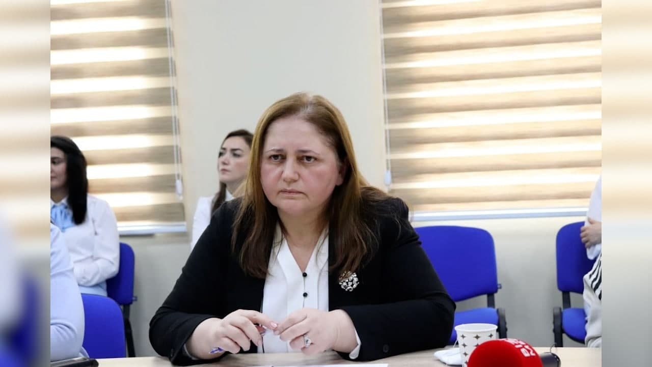 Dövlət Komitəsi uşaq dünyaya gətirən 11 yaşlı qızla bağlı AÇIQLAMA verdi Dövlət Komitəsi uşaq dünyaya gətirən 11 yaşlı qızla bağlı AÇIQLAMA verdi