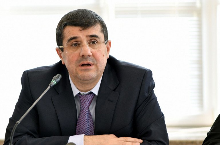“Azərbaycan Qarabağda bütün yollara nəzarət edir” - Araik Arutyunyandan ETİRAF
