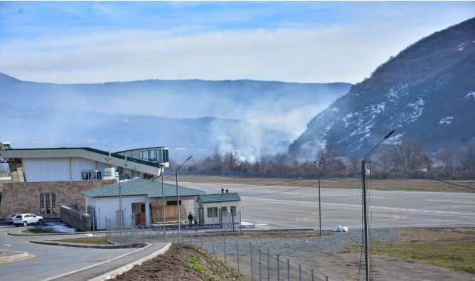 İrəvan-Qafan reysi yenə ləğv edildi - Azərbaycan hərbçiləri aeroportun bir addımlığındadır İrəvan-Qafan reysi yenə ləğv edildi - Azərbaycan hərbçiləri aeroportun bir addımlığındadır