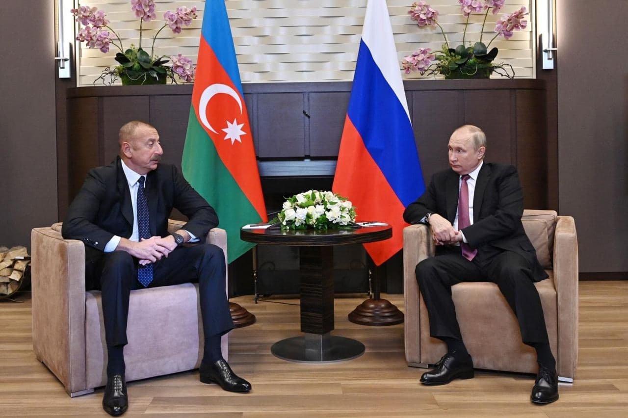 İlham Əliyev Soçidə Putinə başsağlığı verdi: “Təəssüf ki, çoxlu insan həlak oldu”