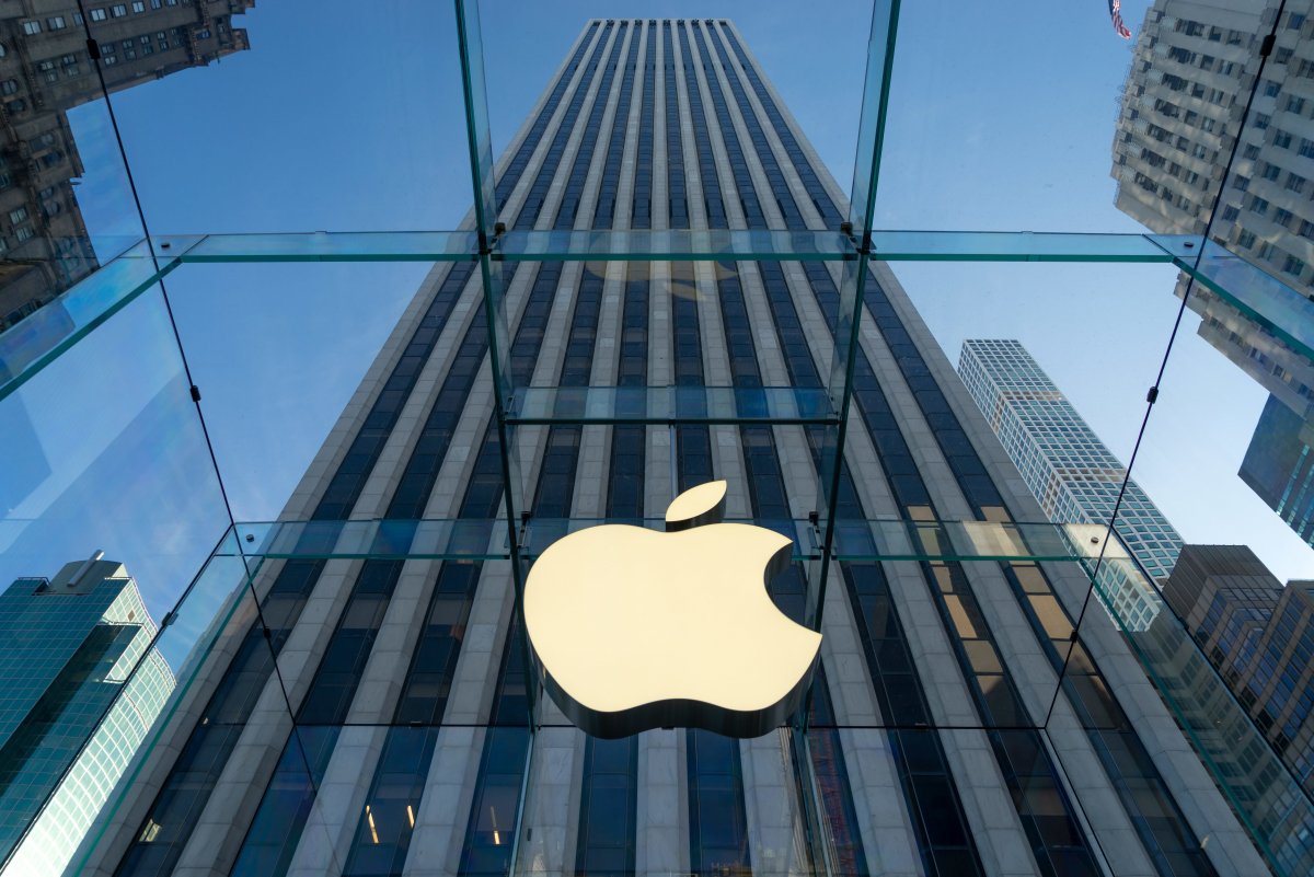 “Apple” şirkəti nasaz “iPhone”ları geri çağırır