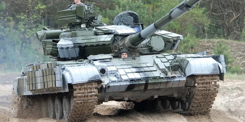 Ukrayna Donbasa tanklar və zirehli transportyorlar yerləşdirdi – MÜHARİBƏYƏ HAZIRLAŞIRLAR?