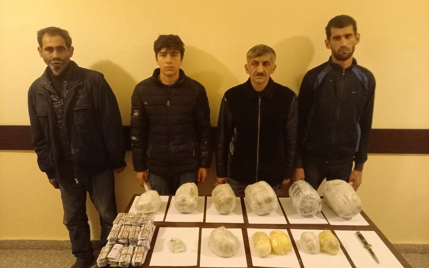 İranla sərhəddə sərhədçilərimizə bıçaqla xəsarət yetirməyə çalışanlar tutuldu - DETALLAR İranla sərhəddə sərhədçilərimizə bıçaqla xəsarət yetirməyə çalışanlar tutuldu - DETALLAR