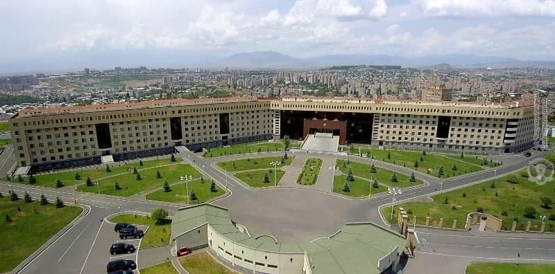 Ermənistanda yüksək rütbəli zabitlər həbs edildi