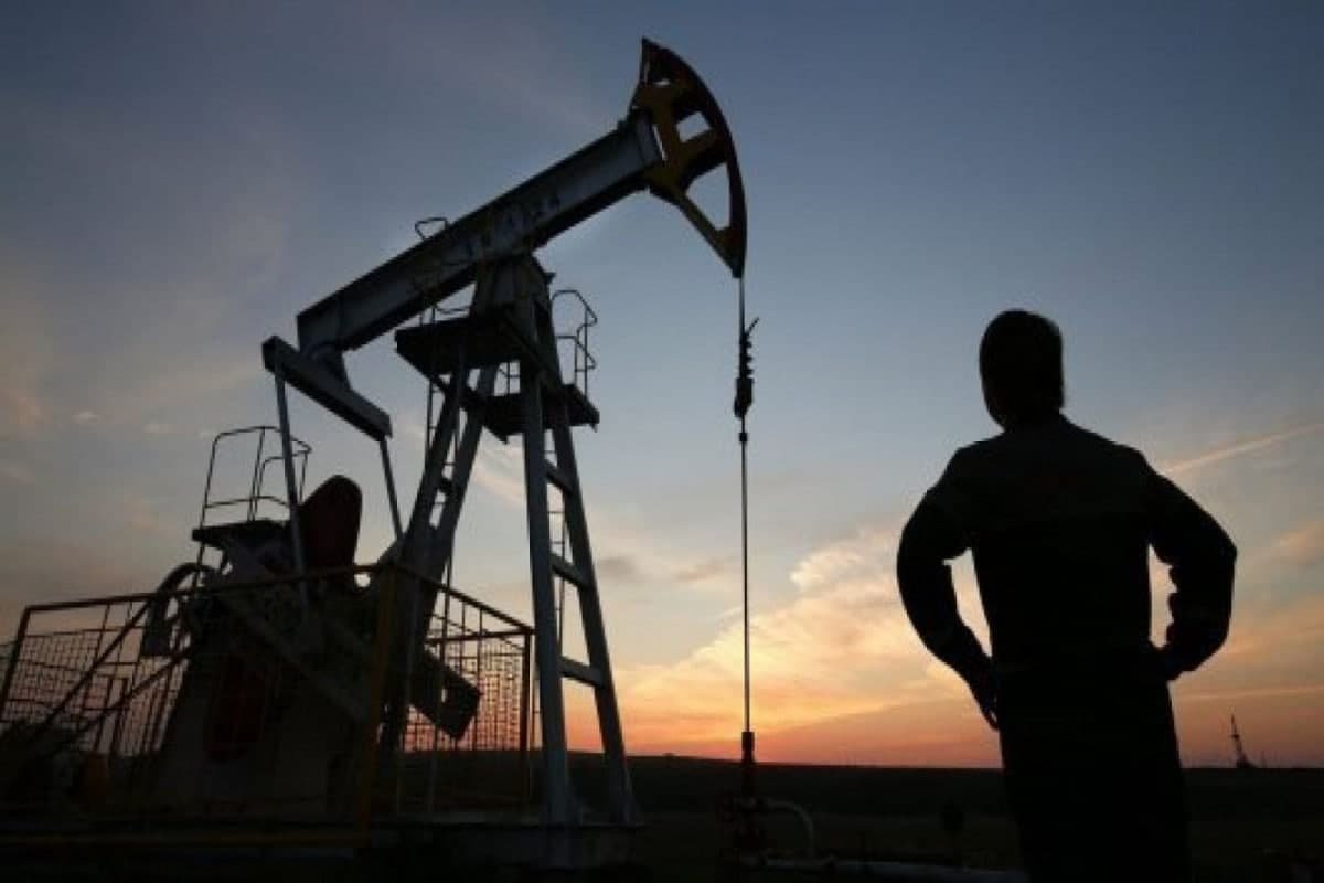 Qlobal neft hasilatı 30% azala bilər Qlobal neft hasilatı 30% azala bilər