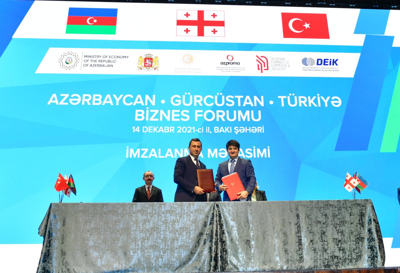 Mikayıl Cabbarovdan Azərbaycan-Gürcüstan-Türkiyə Biznes Forumu ilə bağlı paylaşım - FOTO - foto 3