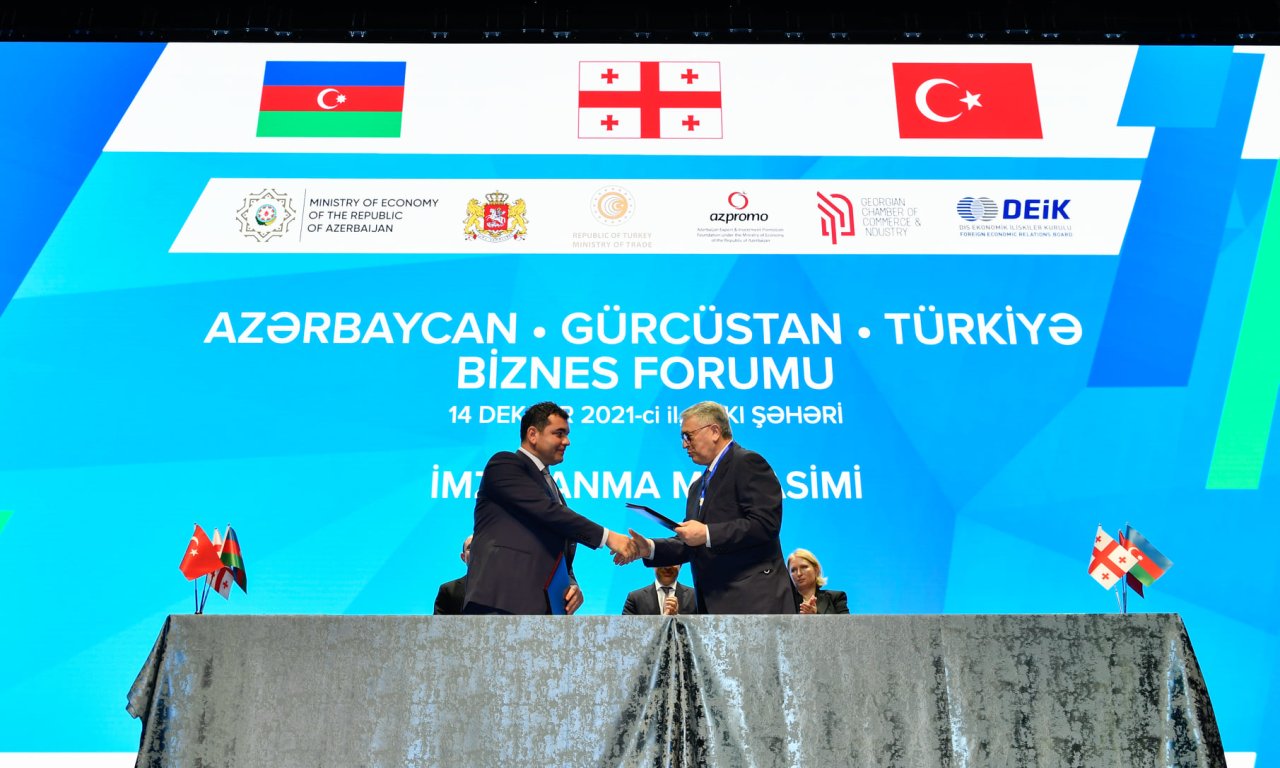 Mikayıl Cabbarovdan Azərbaycan-Gürcüstan-Türkiyə Biznes Forumu ilə bağlı paylaşım - FOTO - foto 2