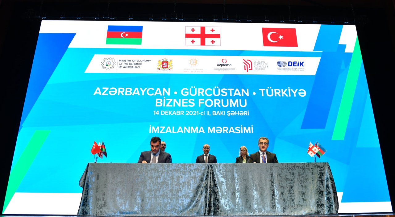 Mikayıl Cabbarovdan Azərbaycan-Gürcüstan-Türkiyə Biznes Forumu ilə bağlı paylaşım - FOTO - foto 1