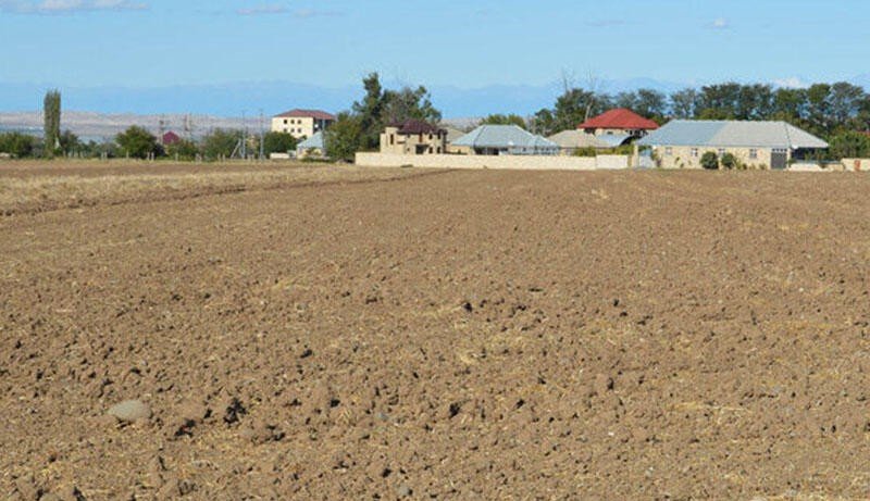 Bakıda torpağın qiyməti ucuzlaşdı