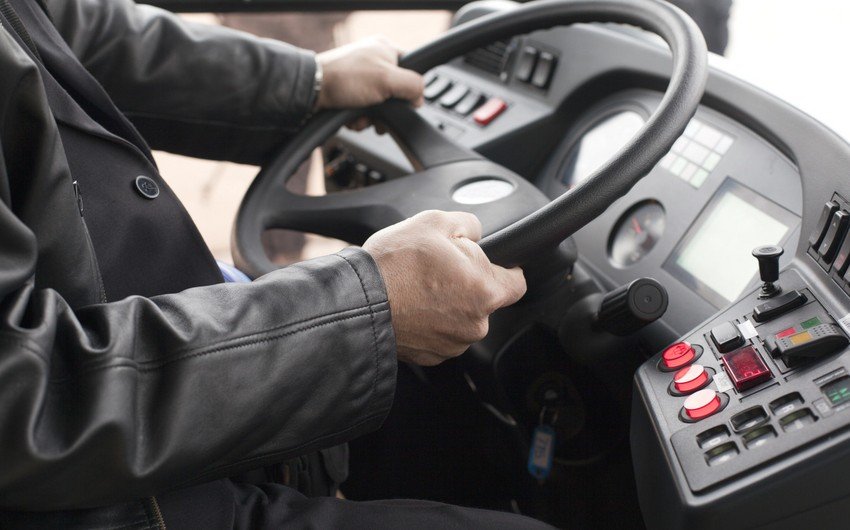 Azərbaycanda sərnişin avtobusu qəzaya uğradı, 13 nəfər yaralandı