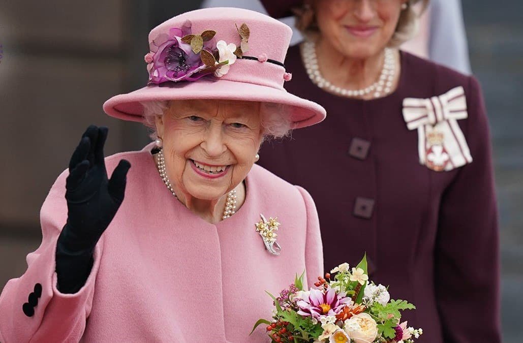Britaniya Kraliçasına hədiyyə olunan Qarabağ atı ilə bağlı PAYLAŞIM - FOTO Britaniya Kraliçasına hədiyyə olunan Qarabağ atı ilə bağlı PAYLAŞIM - FOTO