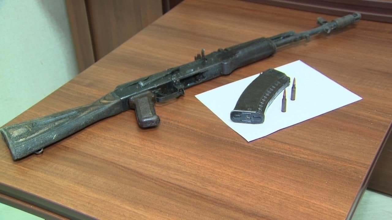 Bakıda keçmiş məhkum “Kalaşnikov”la saxlanıldı – FOTO-VİDEO