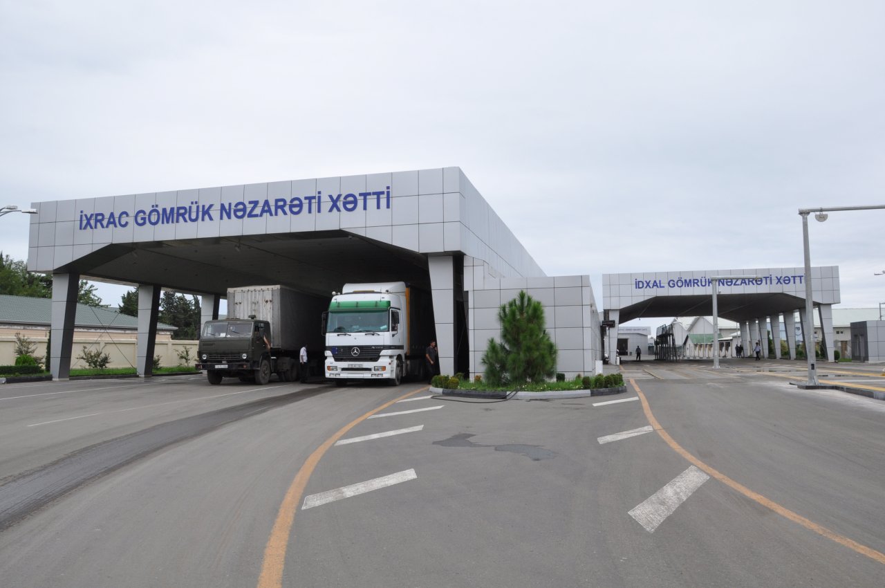 Azərbaycanın xarici ticarət dövriyyəsinin müsbət saldosu 3 dəfə artıb