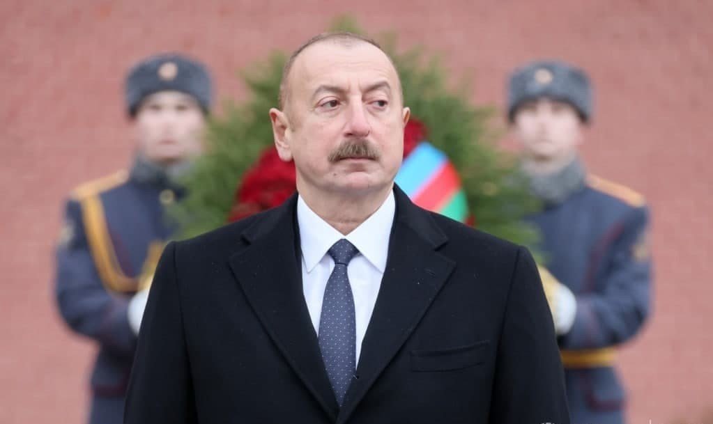 İlham Əliyev Moskvada naməlum əsgərin məzarını ziyarət etdi - FOTO/VİDEO İlham Əliyev Moskvada naməlum əsgərin məzarını ziyarət etdi - FOTO/VİDEO