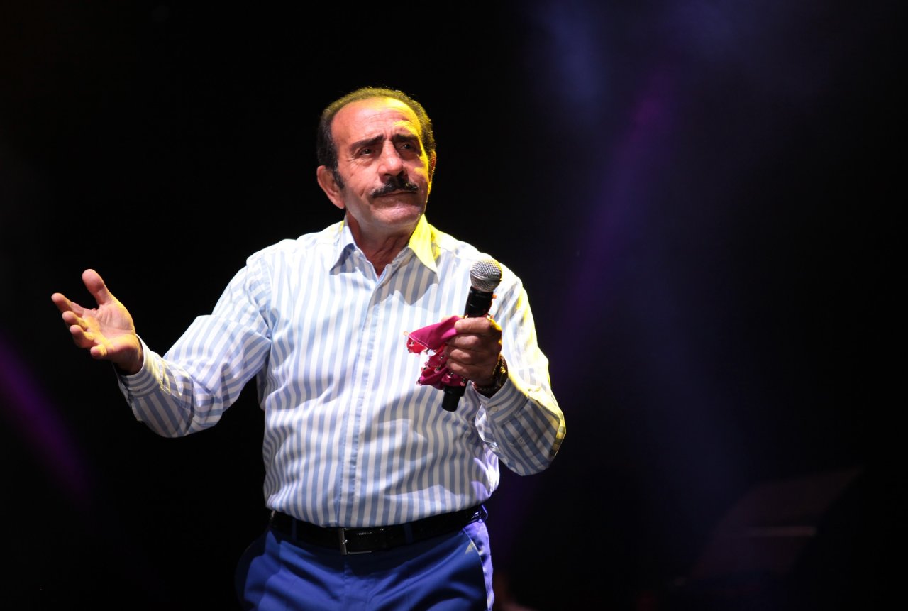 Məşhur müğənnidən SƏRT SÖZLƏR: “Başlarına kartof, pomidor atılacaq adamlara sənətçi deyirlər…”