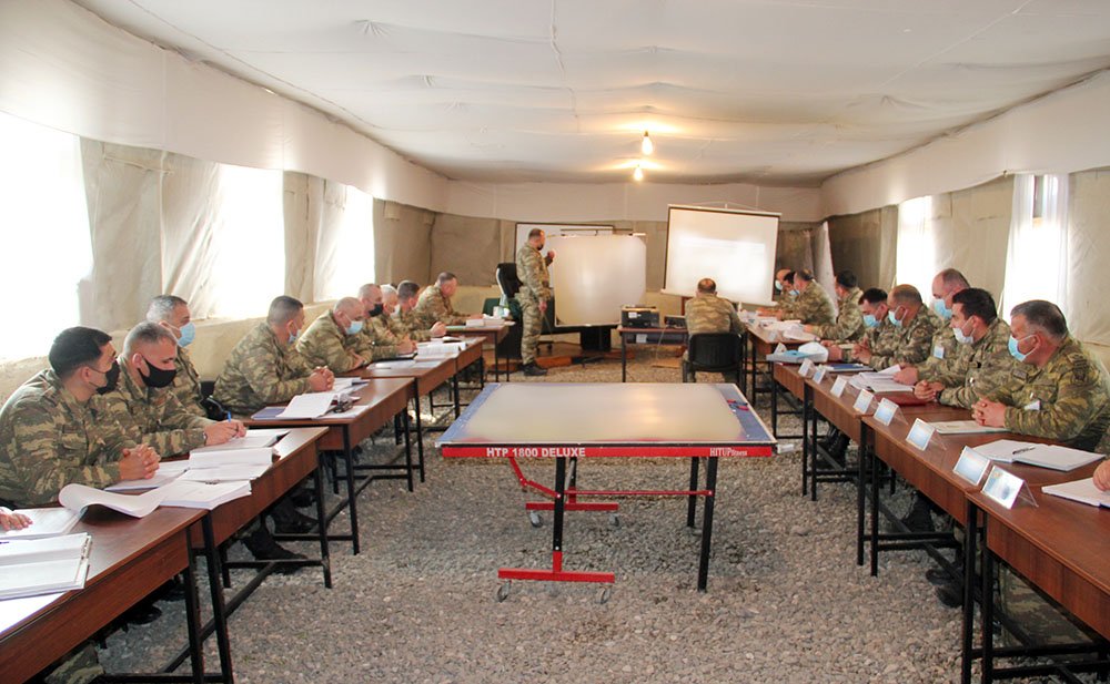 Quru Qoşunlarının birləşmələri ilə komanda-qərargah təlimləri keçirilir Quru Qoşunlarının birləşmələri ilə komanda-qərargah təlimləri keçirilir
