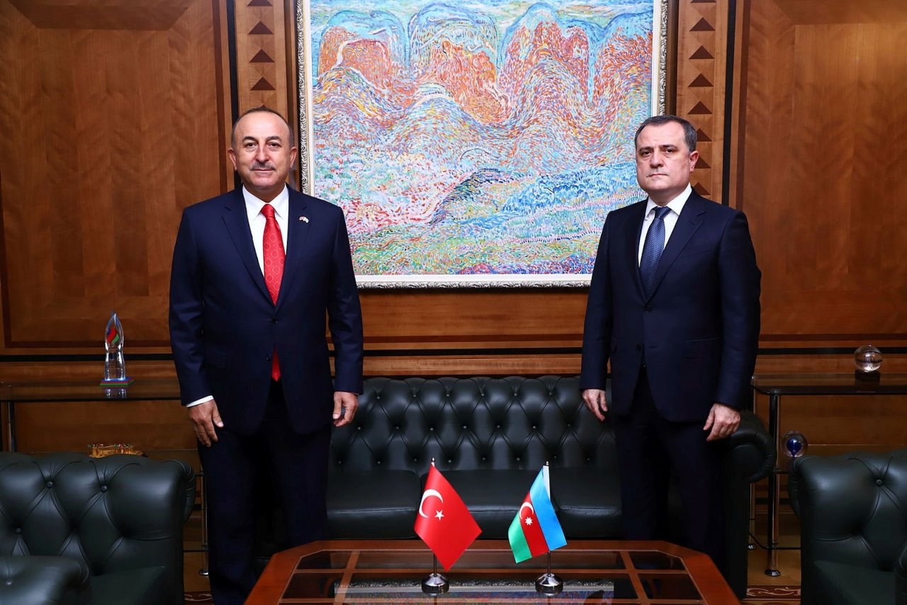 Ceyhun Bayramov və Mövlud Çavuşoğlu arasında görüş başladı