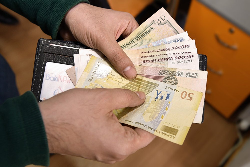 Azərbaycan banklarında rubl bu qiymətə alınıb-satılır - CƏDVƏL Azərbaycan banklarında rubl bu qiymətə alınıb-satılır - CƏDVƏL