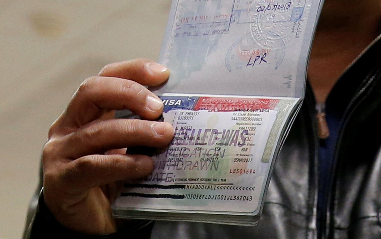 Estoniya Rusiya vətəndaşlarına viza verilməsini dayandırır Estoniya Rusiya vətəndaşlarına viza verilməsini dayandırır