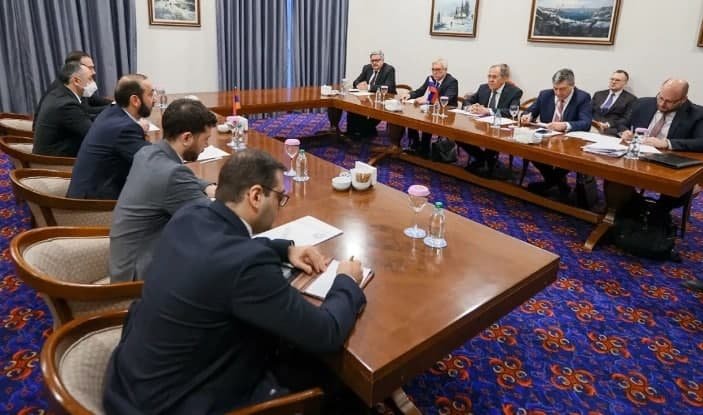 Lavrov Mirzoyanla üçtərəfli bəyanatların icrasını müzakirə etdi - VİDEO Lavrov Mirzoyanla üçtərəfli bəyanatların icrasını müzakirə etdi - VİDEO