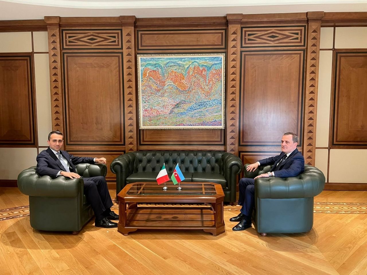 Azərbaycan və İtaliya XİN başçılarının təkbətək görüşü keçirilir Azərbaycan və İtaliya XİN başçılarının təkbətək görüşü keçirilir
