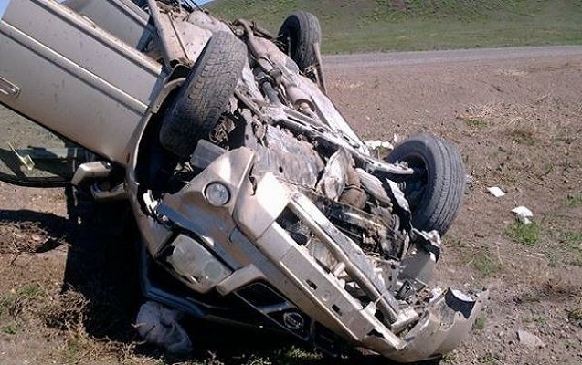 Minik avtomobili Ucarda yol kənarına aşdı – 55 yaşlı qadın...