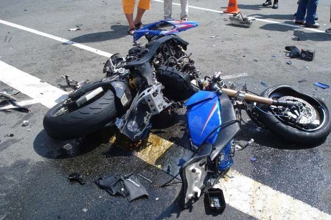 Bakıda 24 yaşlı oğlan motosikletlə qəza törətdi