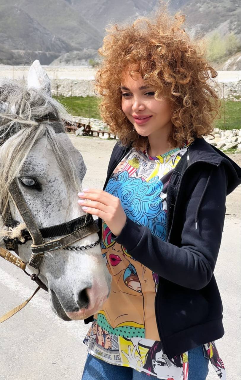 Hüseyndən kənddə onu tanımadan evində qonaq edən ailəyə inanılmaz jest – FOTO/VİDEO  - foto 3